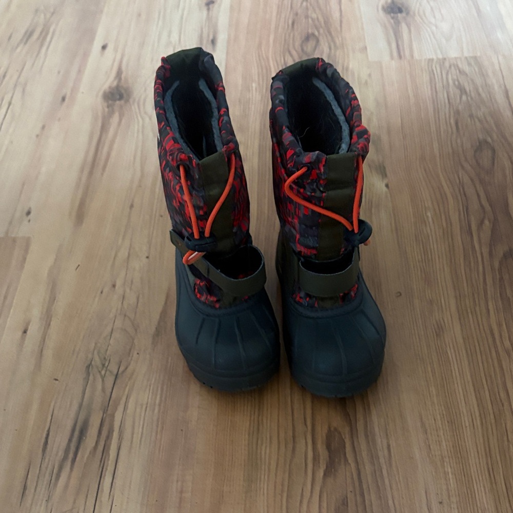 Columbia kids Winter Boots - Black and Red